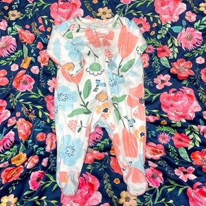 Carter’s long sleeve footy pajama’s